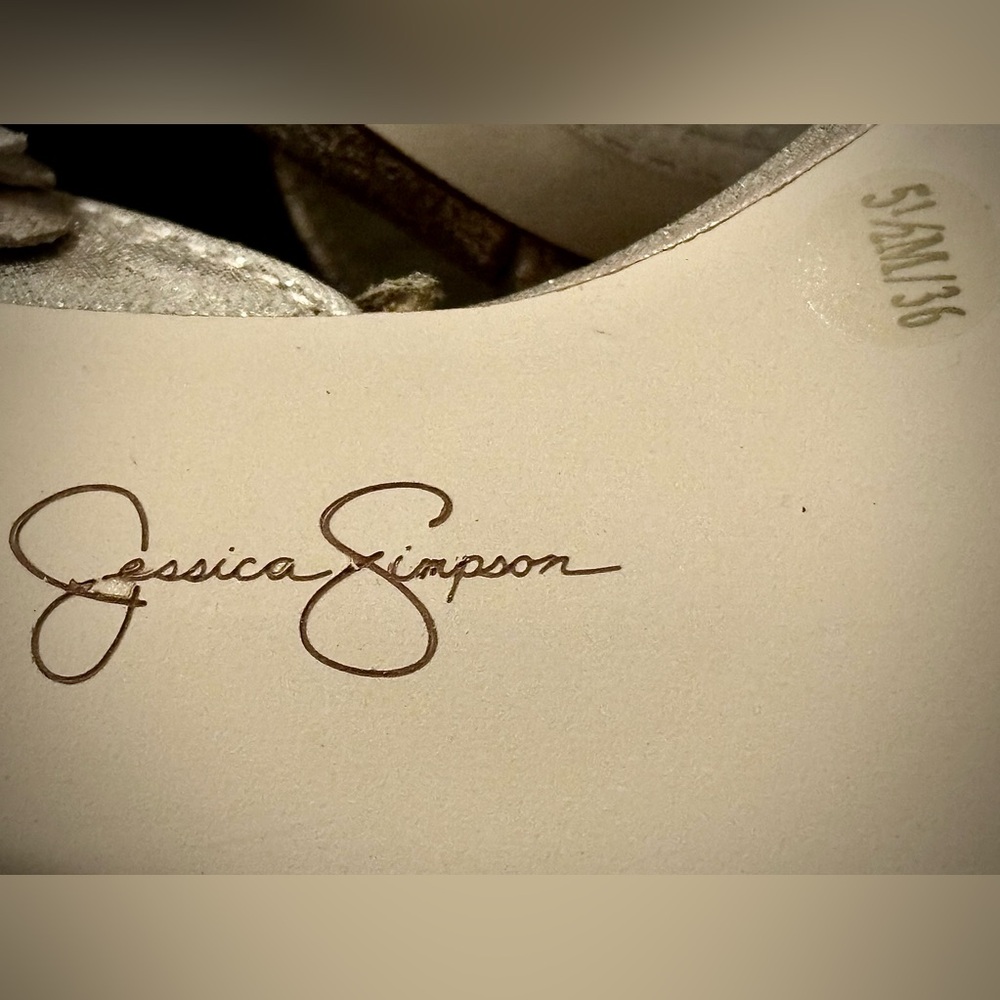 Jessica Simpson Gold Ruffled Heels - Picture 4 of 8
